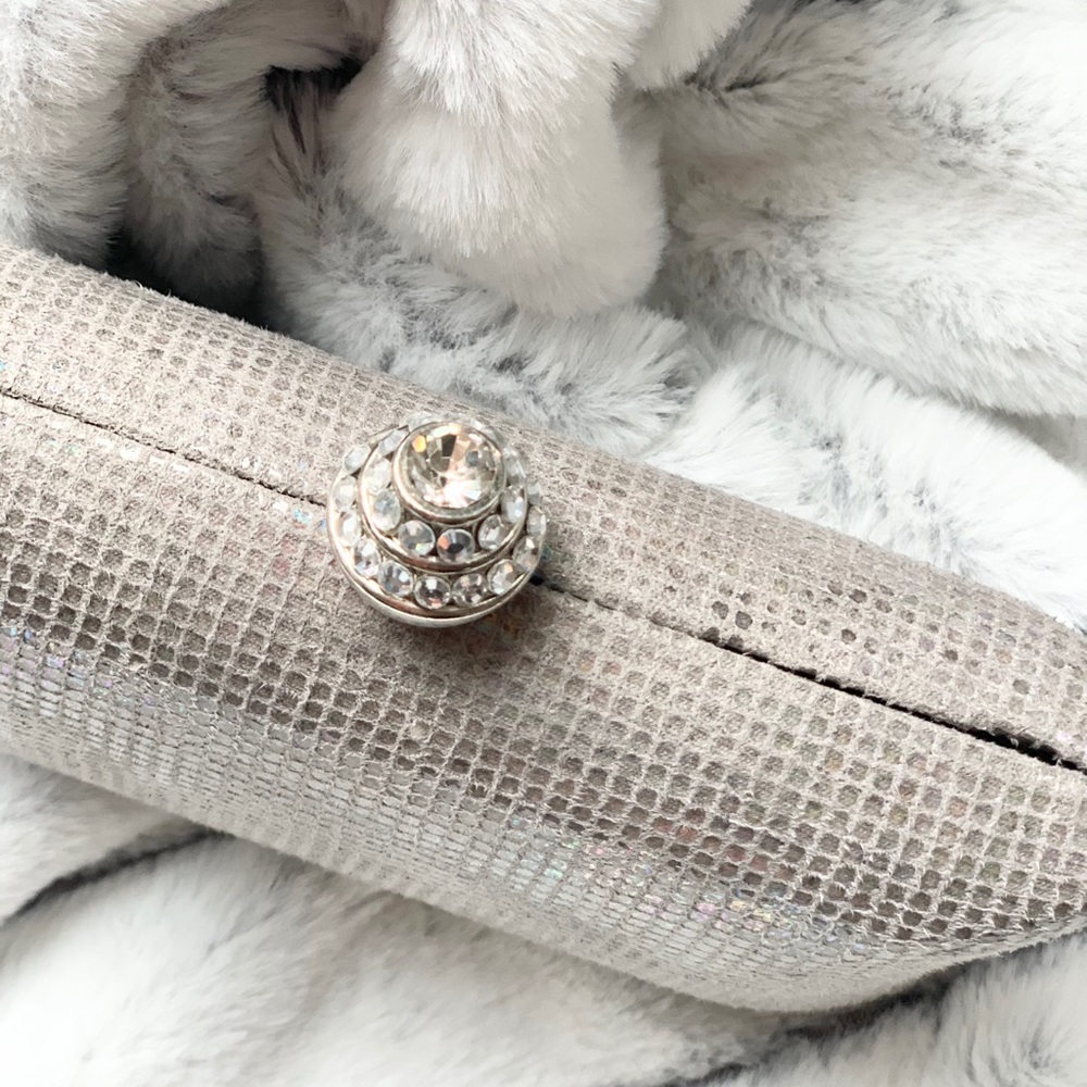 MEvening CLUTCH Rhinestone Closure with Chain - Picture 2 of 5